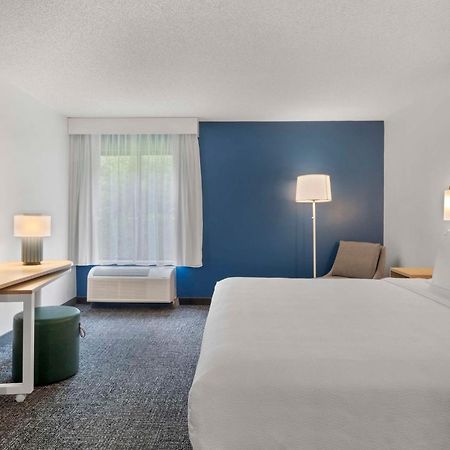 Spark By Hilton Newcomerstown Екстер'єр фото