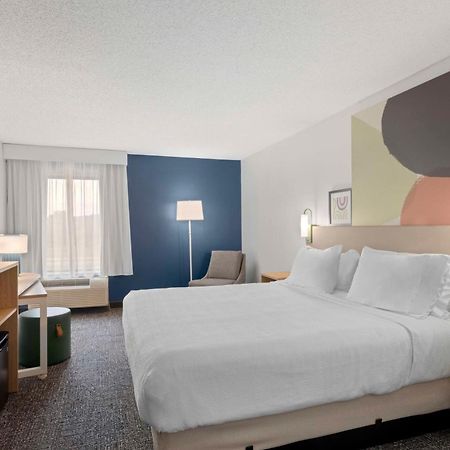 Spark By Hilton Newcomerstown Екстер'єр фото