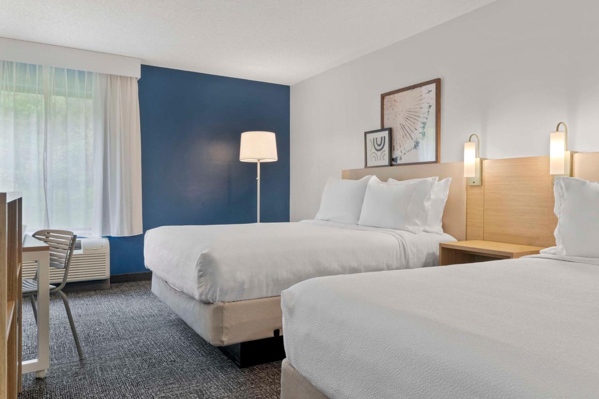 Spark By Hilton Newcomerstown Екстер'єр фото