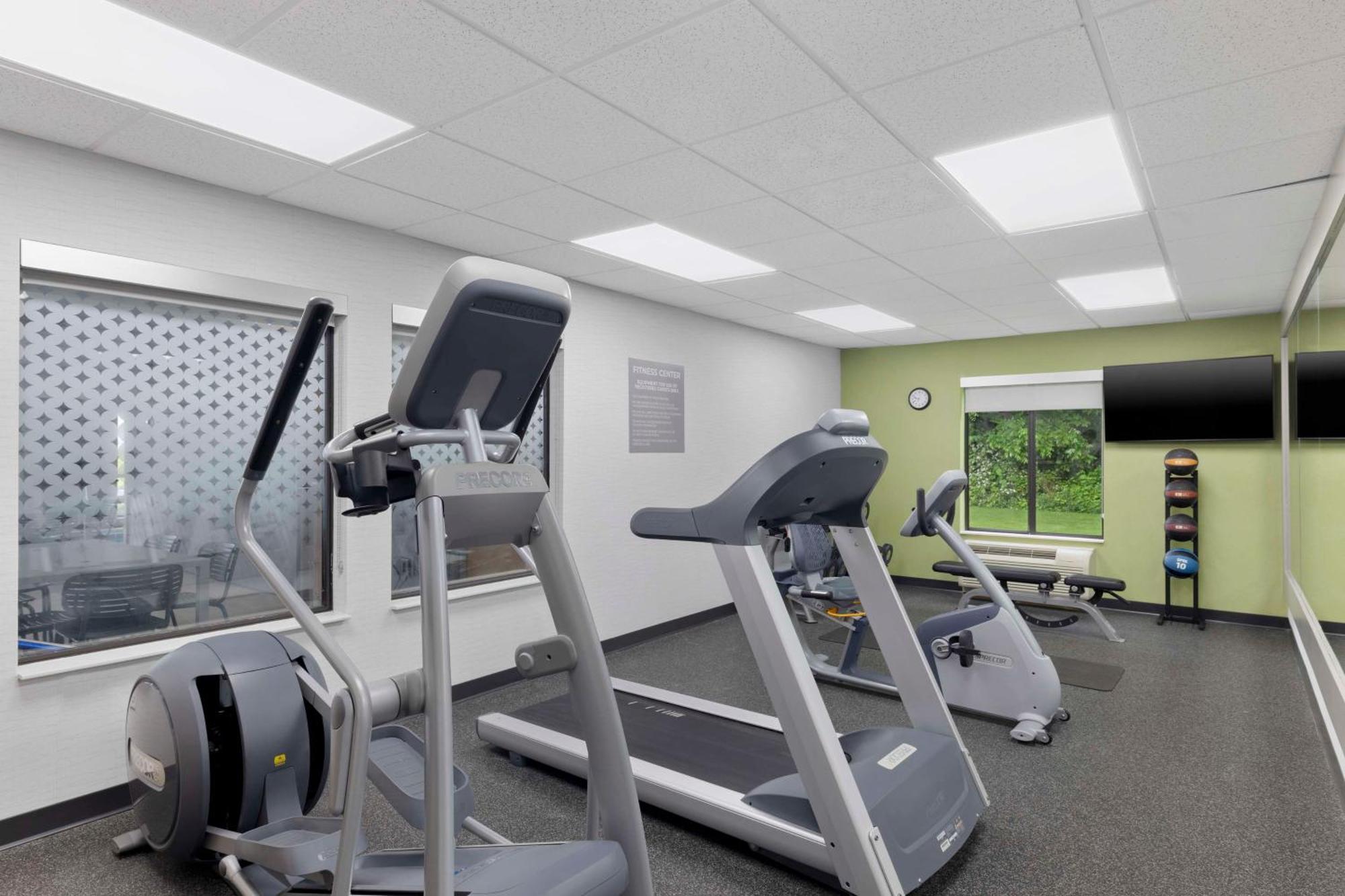 Spark By Hilton Newcomerstown Екстер'єр фото